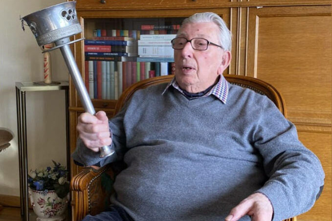 Daniel-Rebiffe Daniel rebiffé, l'Amboisien porteur de la flamme olympique