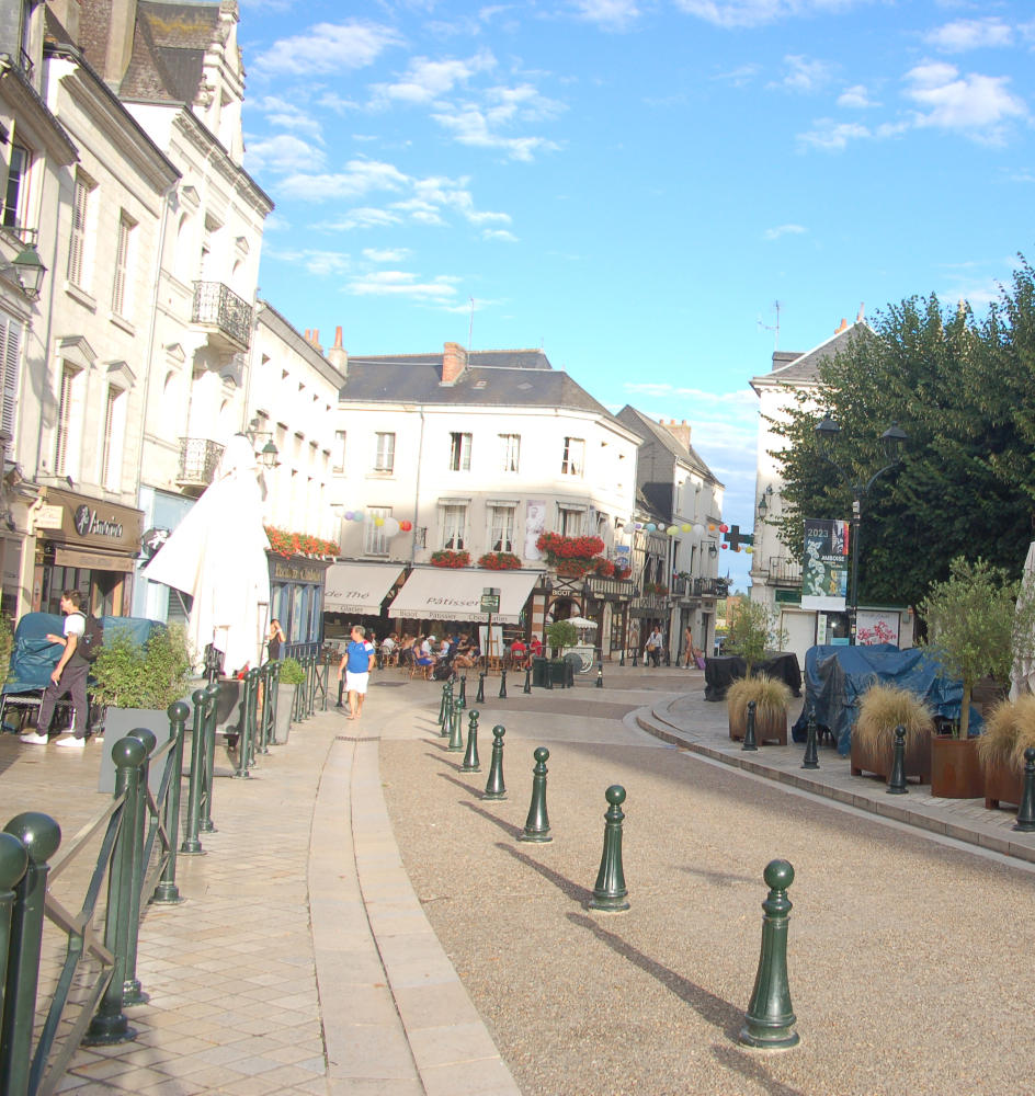 place-debre-amboise La place Michel Debré à Amboise